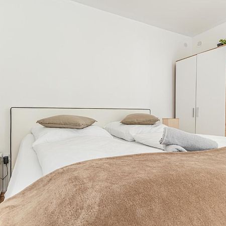 City Vibes: 1Br Apt, 10 Min To Westbahnhof Viyana Dış mekan fotoğraf