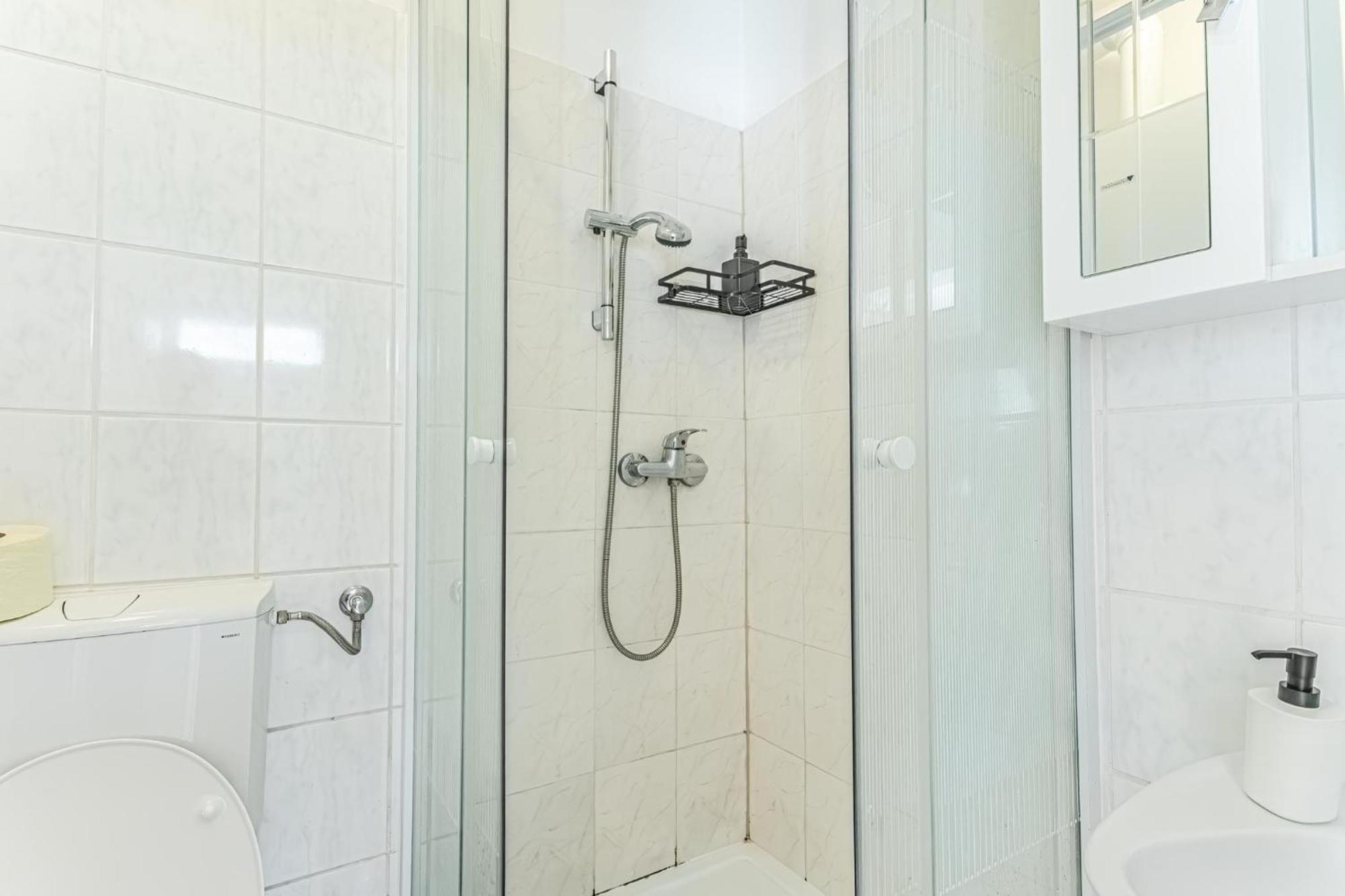 City Vibes: 1Br Apt, 10 Min To Westbahnhof Viyana Dış mekan fotoğraf
