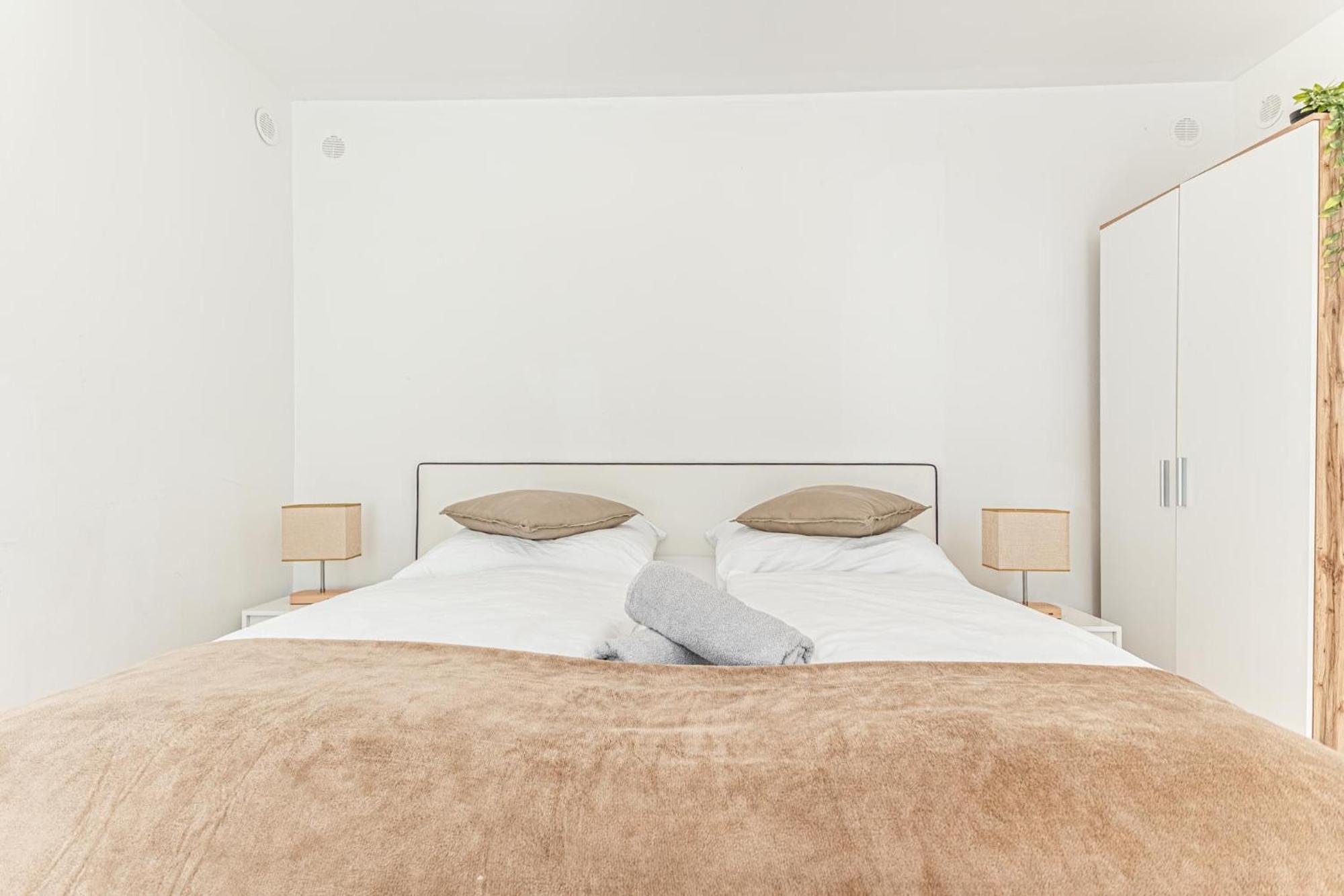 City Vibes: 1Br Apt, 10 Min To Westbahnhof Viyana Dış mekan fotoğraf