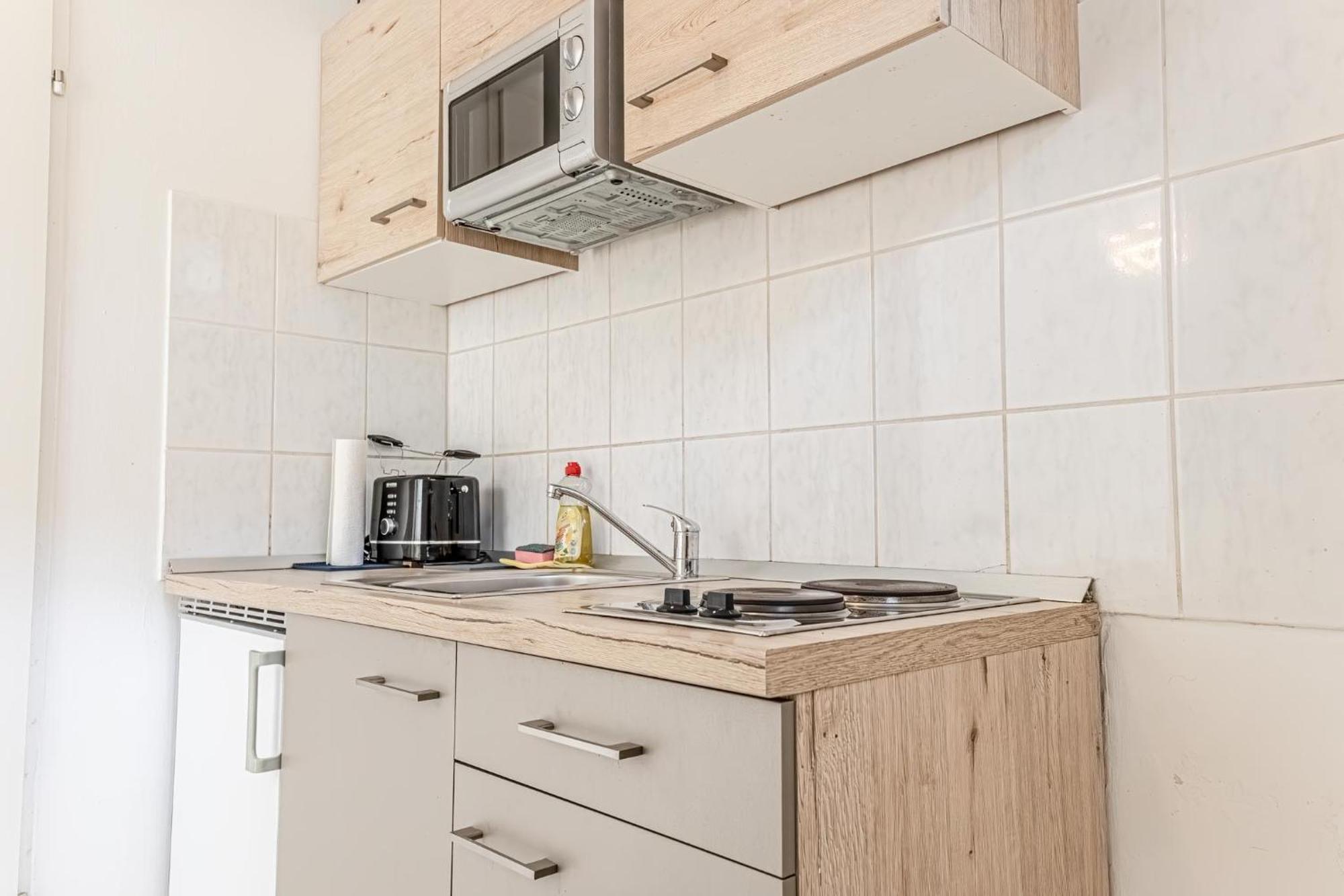 City Vibes: 1Br Apt, 10 Min To Westbahnhof Viyana Dış mekan fotoğraf