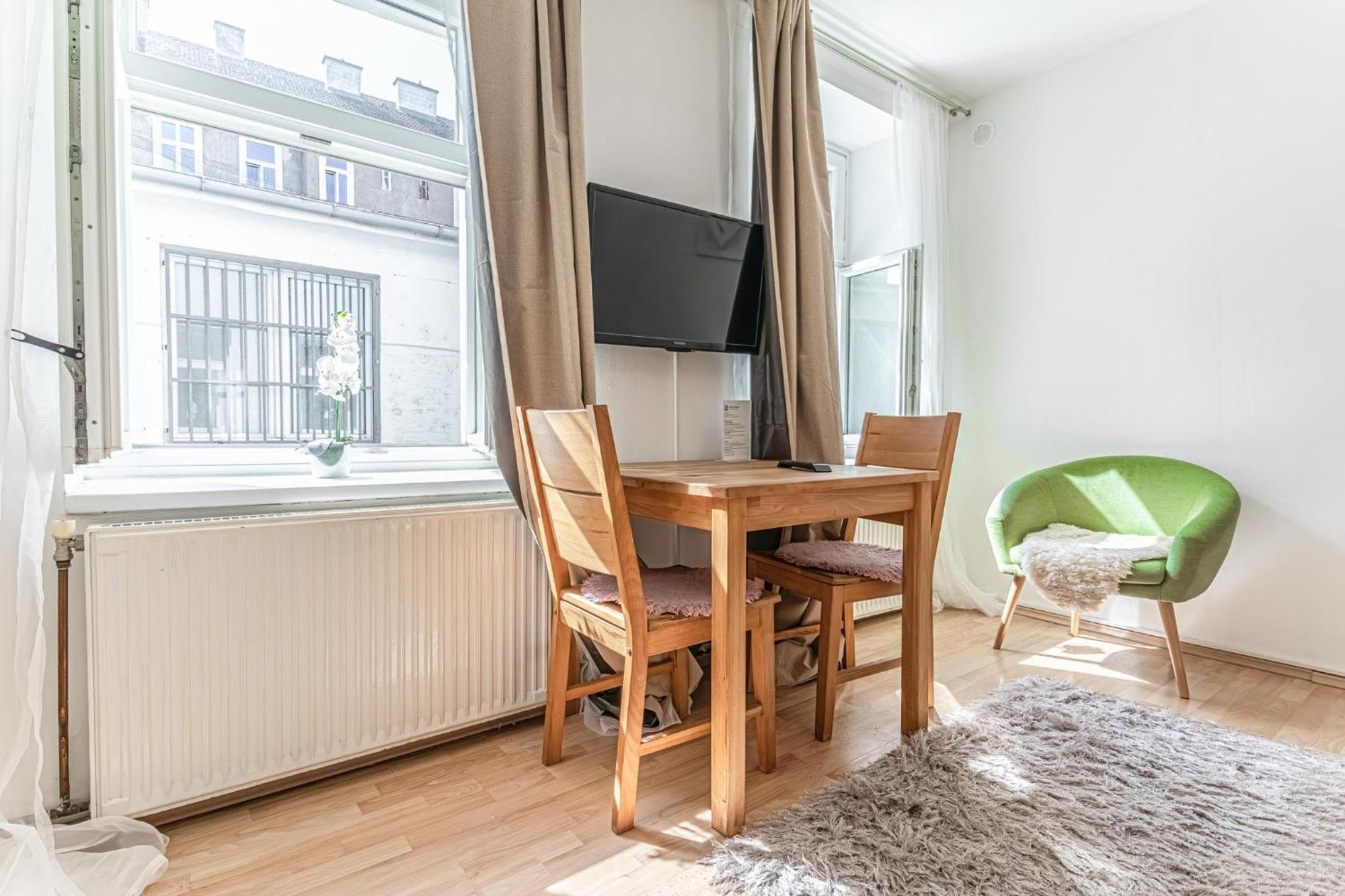 City Vibes: 1Br Apt, 10 Min To Westbahnhof Viyana Dış mekan fotoğraf