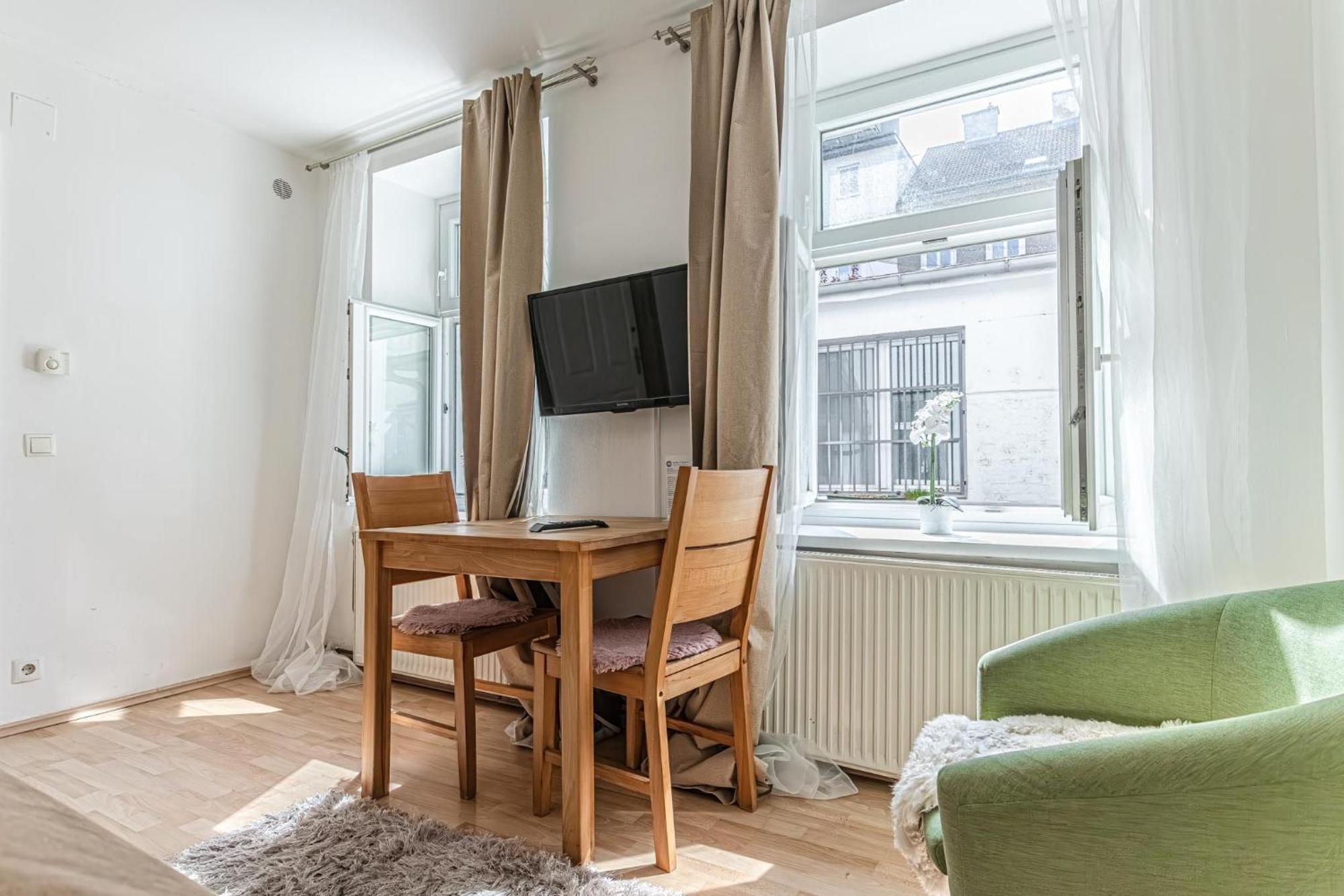 City Vibes: 1Br Apt, 10 Min To Westbahnhof Viyana Dış mekan fotoğraf